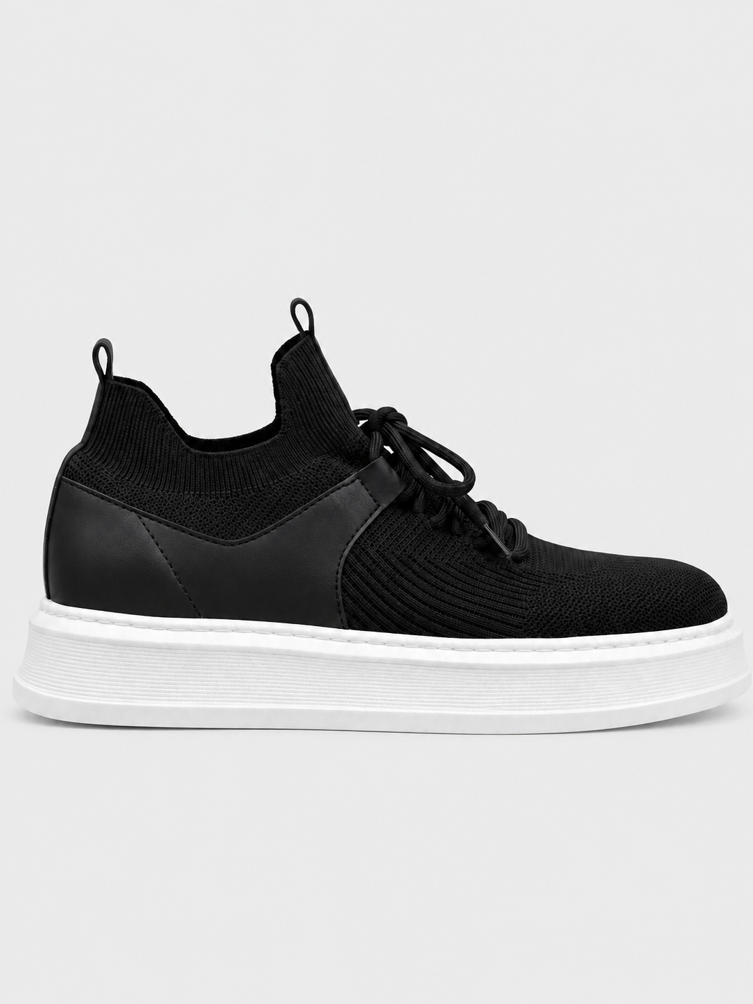Madrid Noir White casual sneaker in black and white by Apollo Moda